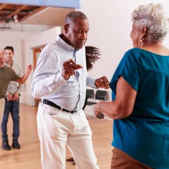 Comprar o produto de Aula de Dança de Forró para Terceira Idade em Bauru: Movimente-se com Saúde e Alegria! em Escolas - Studios de Dança em Bauru, SP por Solutudo