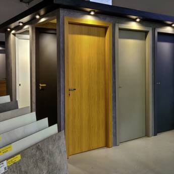 Comprar o produto de Portas de Alta Qualidade – Segurança e Elegância em Águas de Santa Bárbara, SP em Materiais para Construção em Santa Bárbara Resort Residence, SP por Solutudo