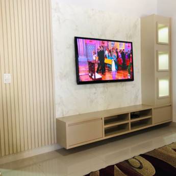 Comprar o produto de Móvel para Sala de TV – Sofisticação e Funcionalidade em Riviera de Santa Cristina III, SP em Móveis Planejados - Marcenarias em Riviera de Santa Cristina III, SP por Solutudo