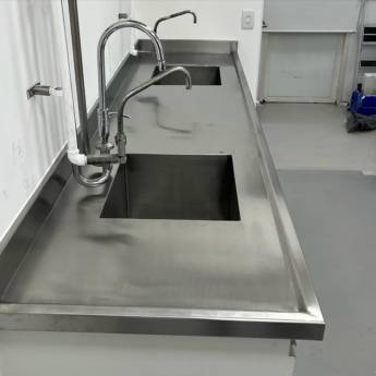 Comprar o produto de Bancadas e Mesas Industriais em Inox – Funcionalidade e Alta Performance em Lençóis Paulista em Produtos em Inox em Lençóis Paulista, SP por Solutudo
