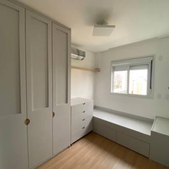 Comprar o produto de Dormitórios Planejados com Conforto e Organização – Ninho Verde II Eco Residence, SP em Móveis Planejados - Marcenarias em Ninho Verde II Eco Residence, SP por Solutudo