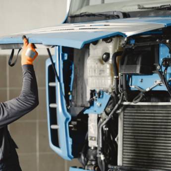 Comprar o produto de Regulagem e Reparo de Motor e Injeção Eletrônica Diesel - Melhor Desempenho e Economia em Bauru/SP em Oficinas de Caminhões em Bauru, SP por Solutudo