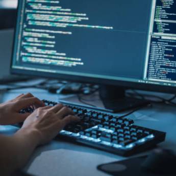 Comprar o produto de Hardwares e Softwares com Soluções Sob Medida em Soluções em Tecnologia em Vitória, ES por Solutudo