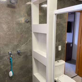 Comprar o produto de Divisórias de Banheiro e Vestiário em Pedra – Piracicaba, SP em Marmorarias em Piracicaba, SP por Solutudo Comprar o produto de Divisórias de Banheiro e Vestiário em Pedra – Piracicaba, SP em Marmorarias em Piracicaba, SP por Solutudo