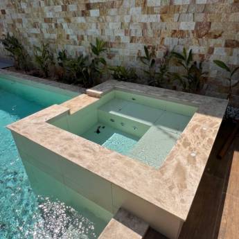 Comprar o produto de Bordas de Piscina em Pedra Natural com Acabamento Premium – Piracicaba, SP em Marmorarias em Piracicaba, SP por Solutudo Comprar o produto de Bordas de Piscina em Pedra Natural com Acabamento Premium – Piracicaba, SP em Marmorarias em Piracicaba, SP por Solutudo