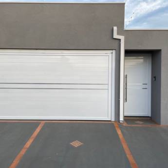 Comprar o produto de Portões em Alumínio Branco com Design e Durabilidade – São Manuel, SP em Esquadrias de Alumínio pela empresa DP Portas e Portões em Alumínio em São Manuel, SP por Solutudo