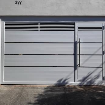 Comprar o produto de Portões em Alumínio com Social Embutido – Funcionalidade e Estilo – São Manuel, SP em Esquadrias de Alumínio pela empresa DP Portas e Portões em Alumínio em São Manuel, SP por Solutudo