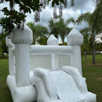 Comprar o produto de Aluguel de Brinquedos em Campinas: Castelinho Branco em Aluguel de Brinquedos em Campinas, SP por Solutudo