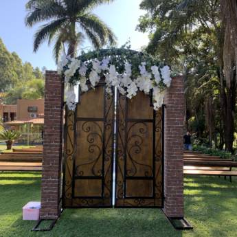 Comprar o produto de Portal de madeira em Santa Cruz do Rio Pardo com elegância e resistência em Decoração para Festas em Santa Cruz do Rio Pardo, SP por Solutudo
