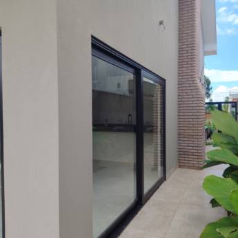 Comprar o produto de Linha Perfetta – Esquadrias de Alumínio com Estilo e Durabilidade em Assis, SP em Esquadrias de Alumínio em Assis, SP por Solutudo Comprar o produto de Linha Perfetta – Esquadrias de Alumínio com Estilo e Durabilidade em Assis, SP em Esquadrias de Alumínio em Assis, SP por Solutudo