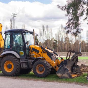 Comprar o produto de Retroescavadeiras para Obra com Suporte Completo em Belém em Locação e Comércio de Máquinas em Belém, PA por Solutudo