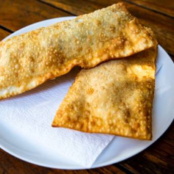 Comprar o produto de Pastéis crocantes e recheados em Marília – Lanches, Lanchonetes e Salgados em Pastéis em Marília, SP por Solutudo