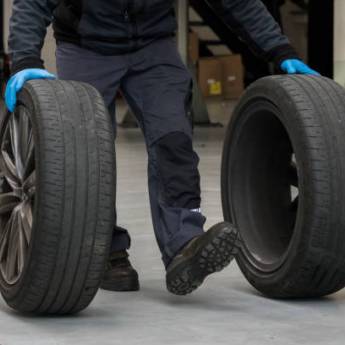 Comprar o produto de Pneus 13, 14 e 15 Frisados em São Manuel - Economia e Segurança em Rodas - Pneus em São Manuel, SP por Solutudo