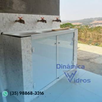 Comprar o produto de Portas de Pia e Balcão em Alfenas – Qualidade, Estilo e Funcionalidade em Vidraçarias pela empresa Vidraçaria Dinamica Vidros em Alfenas, MG por Solutudo