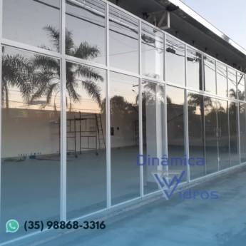 Comprar o produto de Fachadas em Vidro em Alfenas – Modernize e Valorize Sua Construção em Vidraçarias em Alfenas, MG por Solutudo Comprar o produto de Fachadas em Vidro em Alfenas – Modernize e Valorize Sua Construção em Vidraçarias em Alfenas, MG por Solutudo
