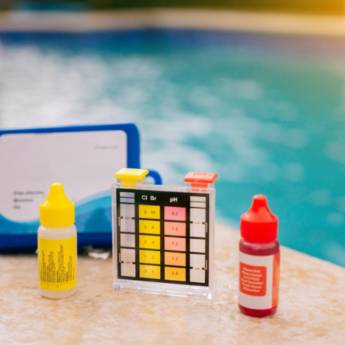 Comprar o produto de Tratamento de PH em Limpeza de Piscinas em Botucatu, SP por Solutudo