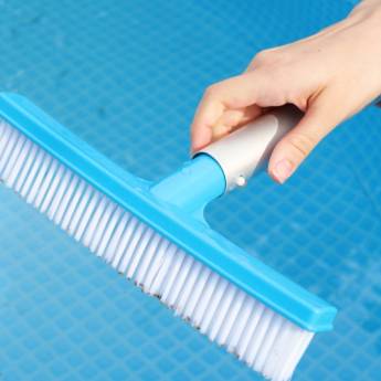 Comprar o produto de Escovação em piscinas em Limpeza de Piscinas em Botucatu, SP por Solutudo