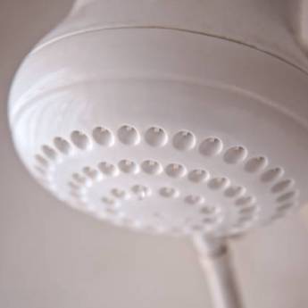 Comprar o produto de Chuveiros com Qualidade – Materiais Elétricos na Riviera de Santa Cristina I em Materiais Elétricos em Riviera de Santa Cristina I, SP por Solutudo