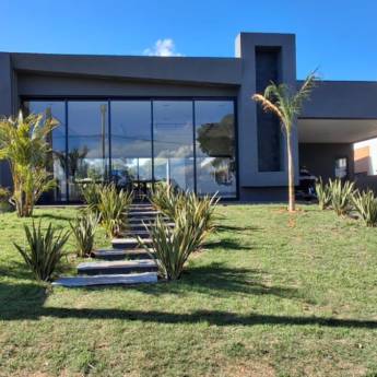 Comprar o produto de Vidro com Esquadrias – Design e Proteção em Riviera de Santa Cristina XIII em Esquadrias em Riviera de Santa Cristina XIII, SP por Solutudo