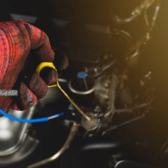 Comprar o produto de Troca de óleo de câmbio automático em Oficinas Mecânicas para Carros em Botucatu, SP por Solutudo Comprar o produto de Troca de óleo de câmbio automático em Oficinas Mecânicas para Carros em Botucatu, SP por Solutudo