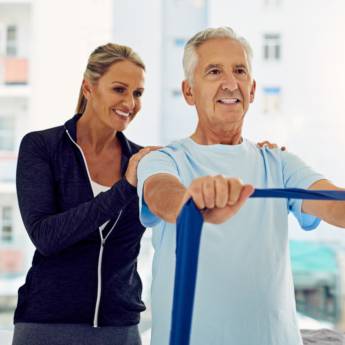 Comprar o produto de Fisioterapia Geriátrica  em Fisioterapia pela empresa Evoluir Clínica de Fisioterapia em Mineiros, GO por Solutudo