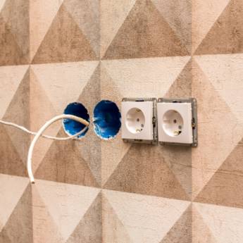 Comprar o produto de Instalação de Tomadas – Segurança e Eficiência em Jaú em Eletricistas em Jaú, SP por Solutudo