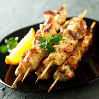 Comprar o produto de Espetinho de Frango em Espetinhos em Mineiros, GO por Solutudo