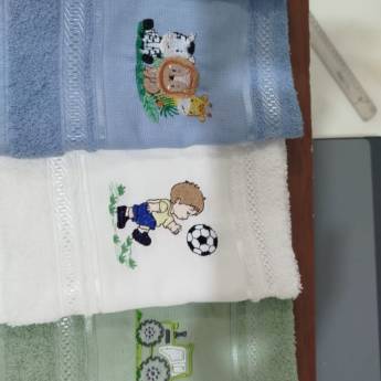 Comprar o produto de Bordados em Toalhas e Fraldas – Personalização em Santa Cruz do Rio Pardo em Máquinas de Costura em Santa Cruz do Rio Pardo, SP por Solutudo