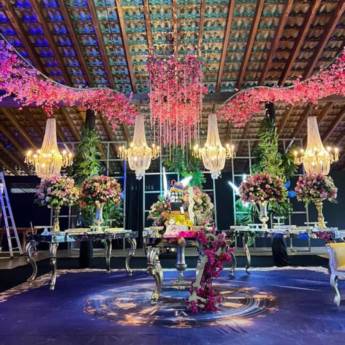 Comprar o produto de Decorações para 15 Anos – Flor Decora em Ibitinga, SP em Decoração para Festas em Ibitinga, SP por Solutudo