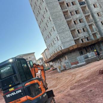 Comprar o produto de Locação de Mini Escavadeira Compacta e Eficiente – Tatuí, SP em Locação e Comércio de Máquinas em Tatuí, SP por Solutudo