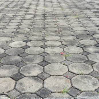 Comprar o produto de Pavimentos Hexagonais Antiderrapantes – Materiais para Construção em Riviera de Santa Cristina I em Materiais para Construção em Riviera de Santa Cristina I, SP por Solutudo