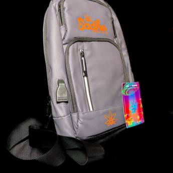 Comprar o produto de Mochila Impermeável com Entrada USB (Sadhu) em Salvador – Proteção e Praticidade em Mochilas pela empresa Sr.Tabas em Salvador, BA por Solutudo