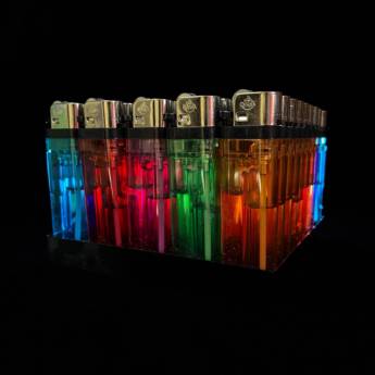 Comprar o produto de Isqueiro Chama em Salvador – Estilo e Funcionalidade em Isqueiros pela empresa Sr.Tabas em Salvador, BA por Solutudo