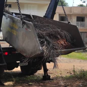 Comprar o produto de Retirando caçamba – Condomínio Porto Dourado, Represa Jurumirim em Caçambas em Avaré, SP por Solutudo
