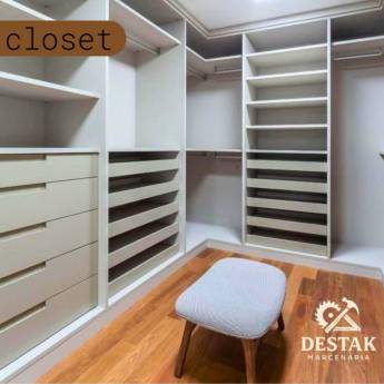 Comprar o produto de Closet Planejado Sob Medida em Salvador em Móveis Planejados - Marcenarias em Salvador, BA por Solutudo