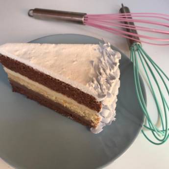 Comprar o produto de Bolos e Chocolates Artesanais – Consolação São Paulo em Confeitarias pela empresa Tia Madrinha Bolos e Chocolates em São Paulo, SP por Solutudo