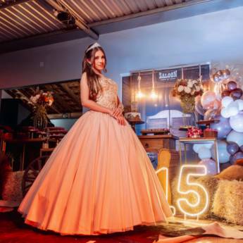 Comprar o produto de Aluguel de Trajes Festa de 15 Anos em Avaré – SP em Aluguel de Trajes em Avaré, SP por Solutudo