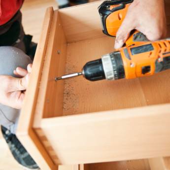 Comprar o produto de Manutenção e Conserto de Parafusadeira  em Ferramentas em Mineiros, GO por Solutudo