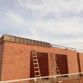 Comprar o produto de Obra em Andamento – Alves Construções no Setor Marina da Riviera de Santa Cristina XIII em Construtoras em Riviera de Santa Cristina XIII, SP por Solutudo