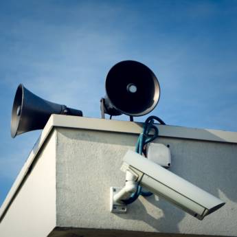 Comprar o produto de Câmeras e Alarmes - Segurança Completa para Sua Empresa ou Residência em Santo André em Alarmes e Câmeras pela empresa Cloud Security Service em Santo André, SP por Solutudo