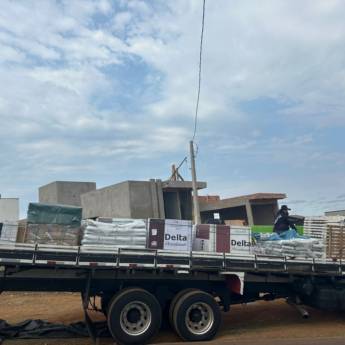 Comprar o produto de Entrega de Pisos e Revestimentos – Cliente Caue – Ninho Verde II em Pisos e Revestimentos em Ninho Verde II Eco Residence, SP por Solutudo