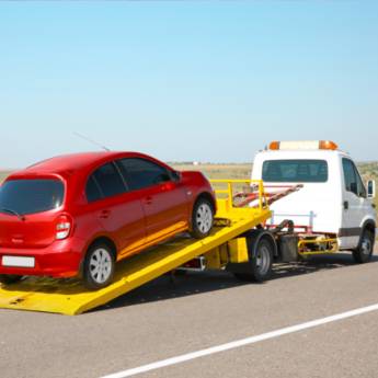 Comprar o produto de Reboque de Carro - Segurança e Agilidade em Boituva em Guincho para automóveis pela empresa Removecar Serviços de Guincho 24 horas em Porto Feliz, SP por Solutudo