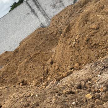 Comprar o produto de Venda de Terra em Criciúma – Soluções em Terraplanagens com a SM Terraplanagem em Terraplanagens pela empresa SM Terraplanagem em Criciúma, SC por Solutudo