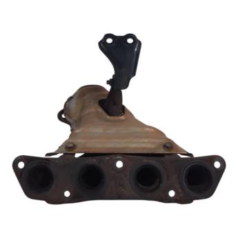 Comprar o produto de Coletor Escape Toyota Corolla 1.8 2.0 Original Usado em Motores e Partes pela empresa Tem de Tudo - Peças de Desmanche Nacionais e Importadas em Belo Horizonte, MG por Solutudo