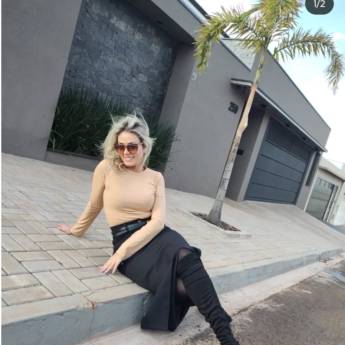 Comprar o produto de Saia Alfaiataria Preta P ao GG – Elegância em São Manuel em Roupas e Acessórios em Areiópolis, SP por Solutudo