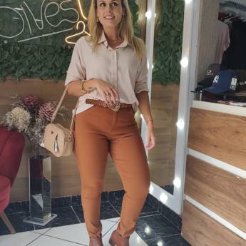 Comprar o produto de Calça com Lycra com Cinto do P ao GG – Sivest, São Manuel, SP em Roupas Femininas pela empresa Sivest em Areiópolis, SP por Solutudo