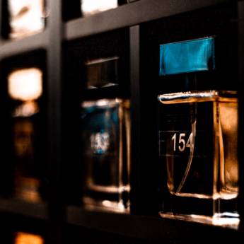 Comprar o produto de Colônias Masculinas - Cris Scudeletti, São Manuel, SP em Perfumarias - Cosméticos pela empresa Cris Scudeletti em Areiópolis, SP por Solutudo