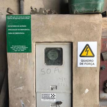 Comprar o produto de Placas de Sinalização em São Manuel – Segurança e Conformidade em Extintores - Equipamentos de Proteção Contra Incêndio em Lençóis Paulista, SP por Solutudo