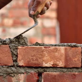 Comprar o produto de Construtora em Valinhos – Qualidade e Eficiência com a Paint Evolution Airless Spray Reformas e Construção em Construção em Campinas, SP por Solutudo