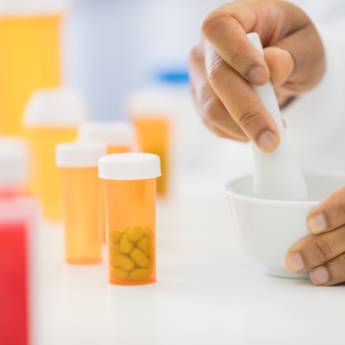 Comprar o produto de Farmácia de Manipulação Saluspharma – Fórmulas Personalizadas em São Manuel/SP em Farmácias em Lençóis Paulista, SP por Solutudo